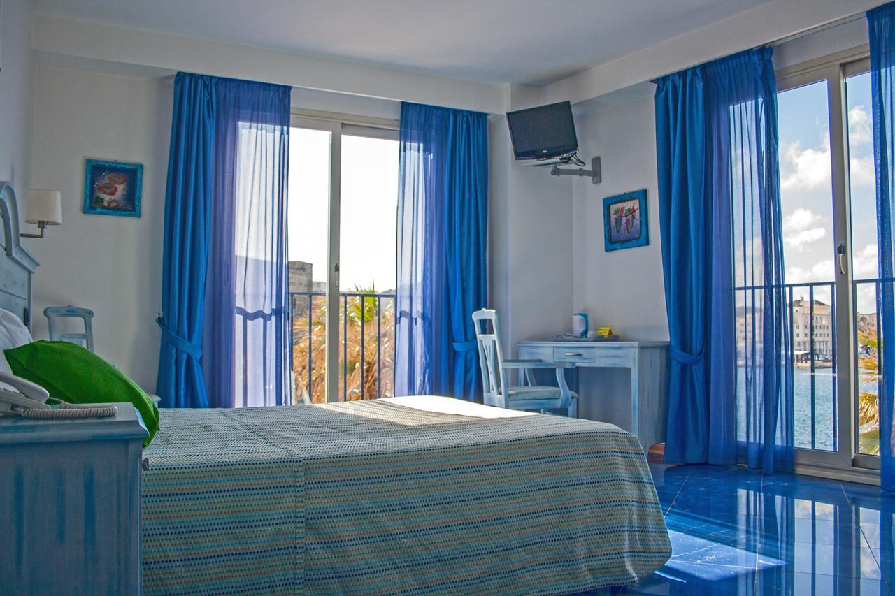 Blue Moon Hotel 판텔레리아 객실 사진